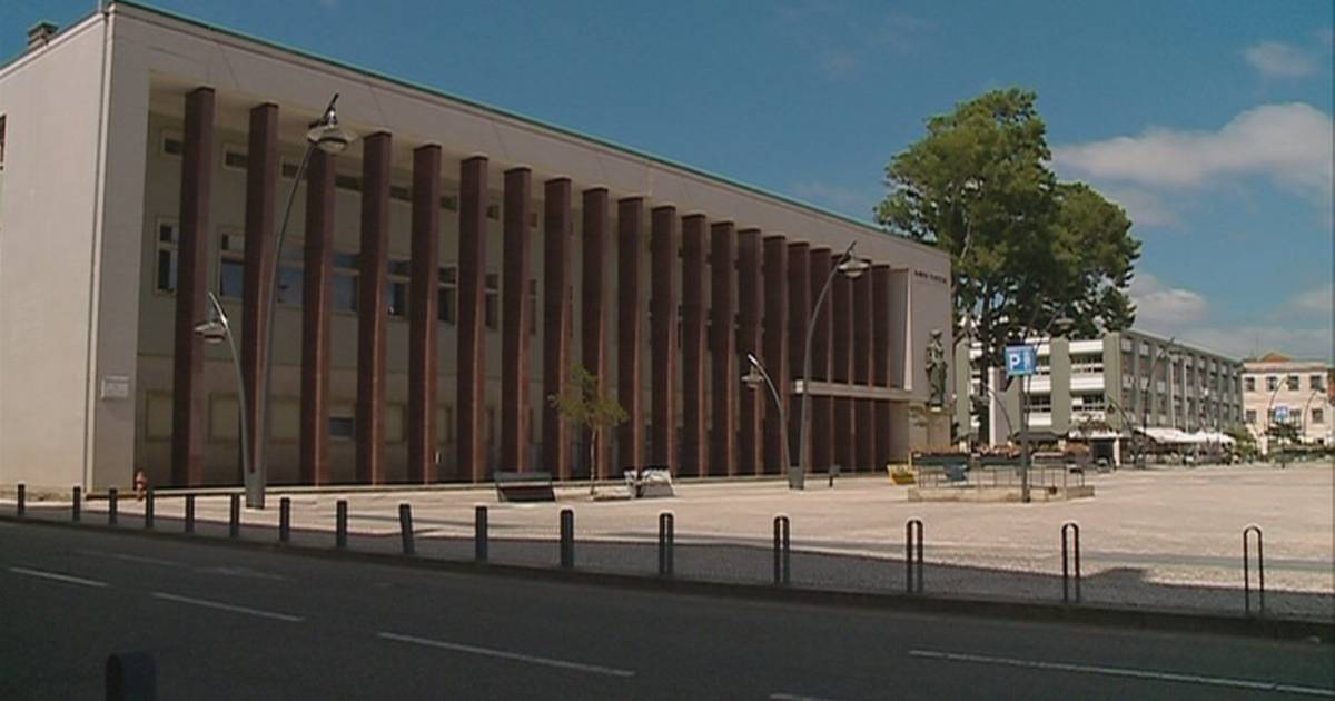 Rapaz de 14 anos que matou a mãe em Vagos recebe pena máxima em centro educativo