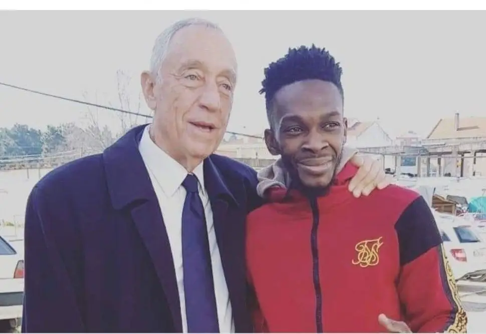 Selfies de Marcelo no bairro da Jamaica indignam agentes da PSP