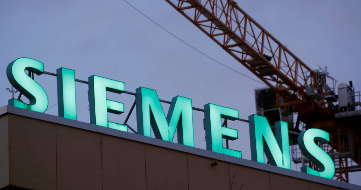 Siemens Energy cai mais de 30% em bolsa devido a problemas nos seus equipamentos eólicos
