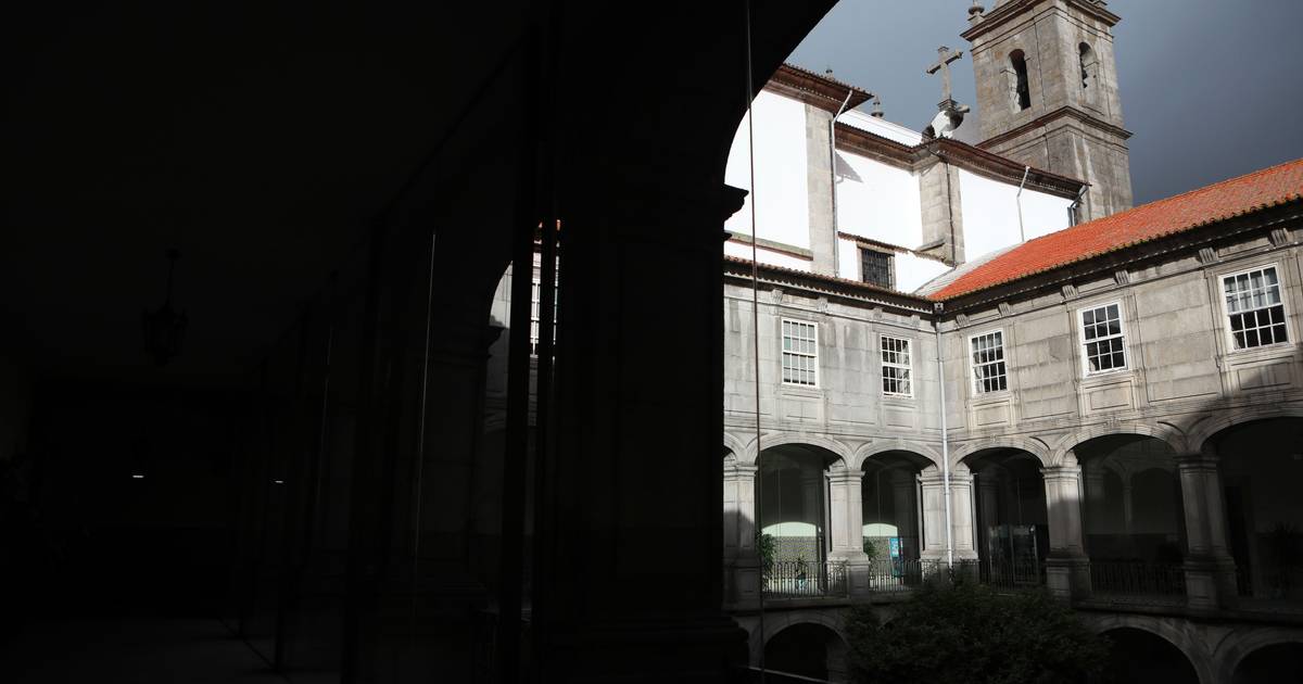 Três agentes da PSP do Porto condenados a penas entre os quatro e oito anos de prisão