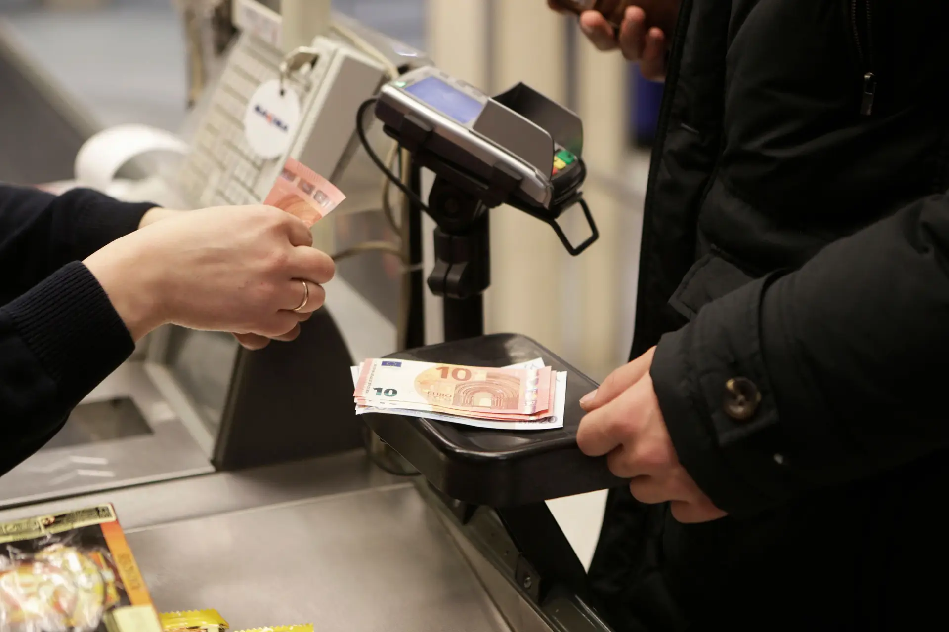 OE2023: Carga fiscal deve descer face ao máximo histórico de 2022