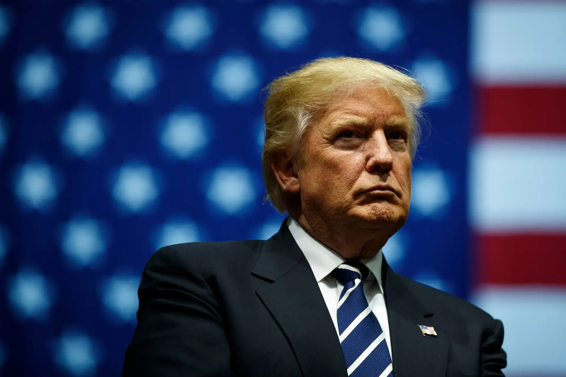 Câmara dos Representantes vota contra estado de emergência declarado por Trump