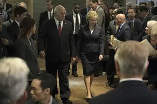Amy Adams representa Lynn Cheney, a mulher do vice