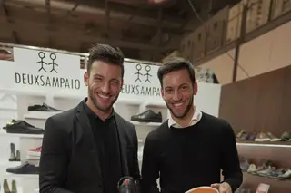 Estes gémeos têm pés para o negócio 