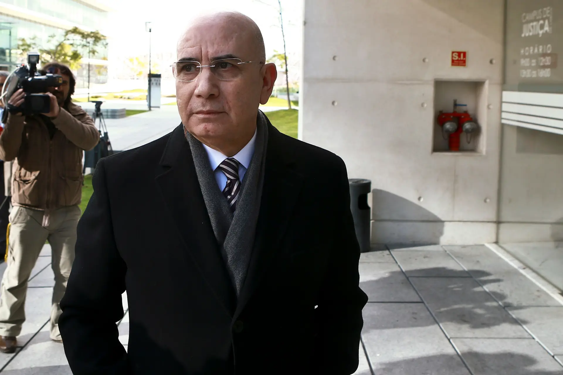 Caso Duarte Lima: testemunhas continuam por notificar. Defesa já pediu esclarecimentos ao tribunal