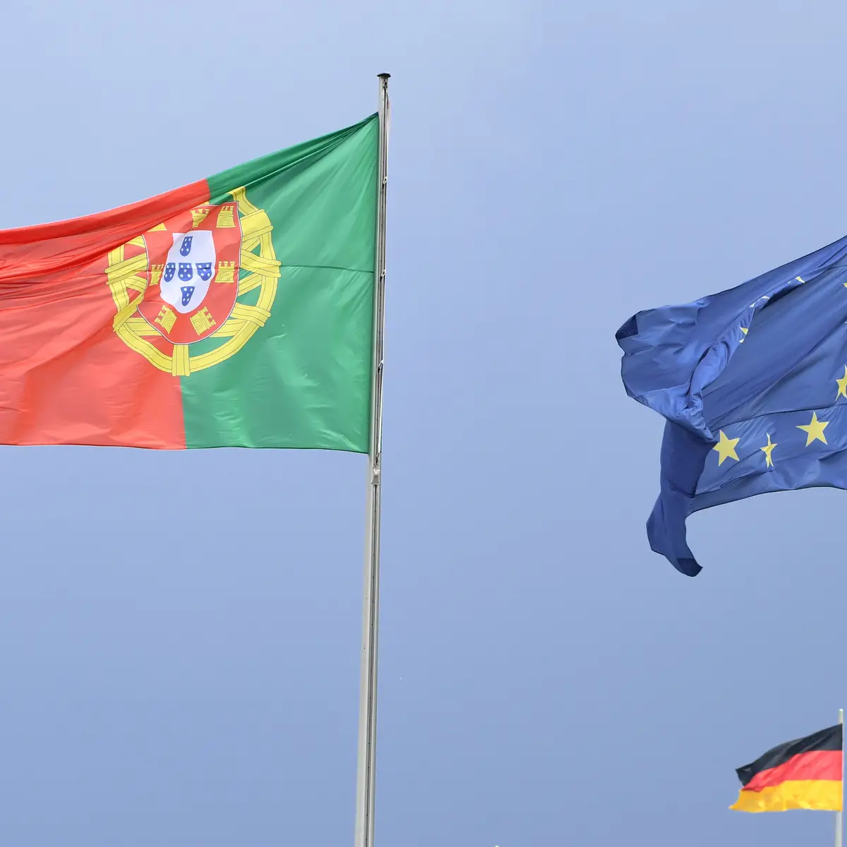 Dia da Europa: PR e PM com Mensagens Contrastantes sobre o Futuro da União Europeia