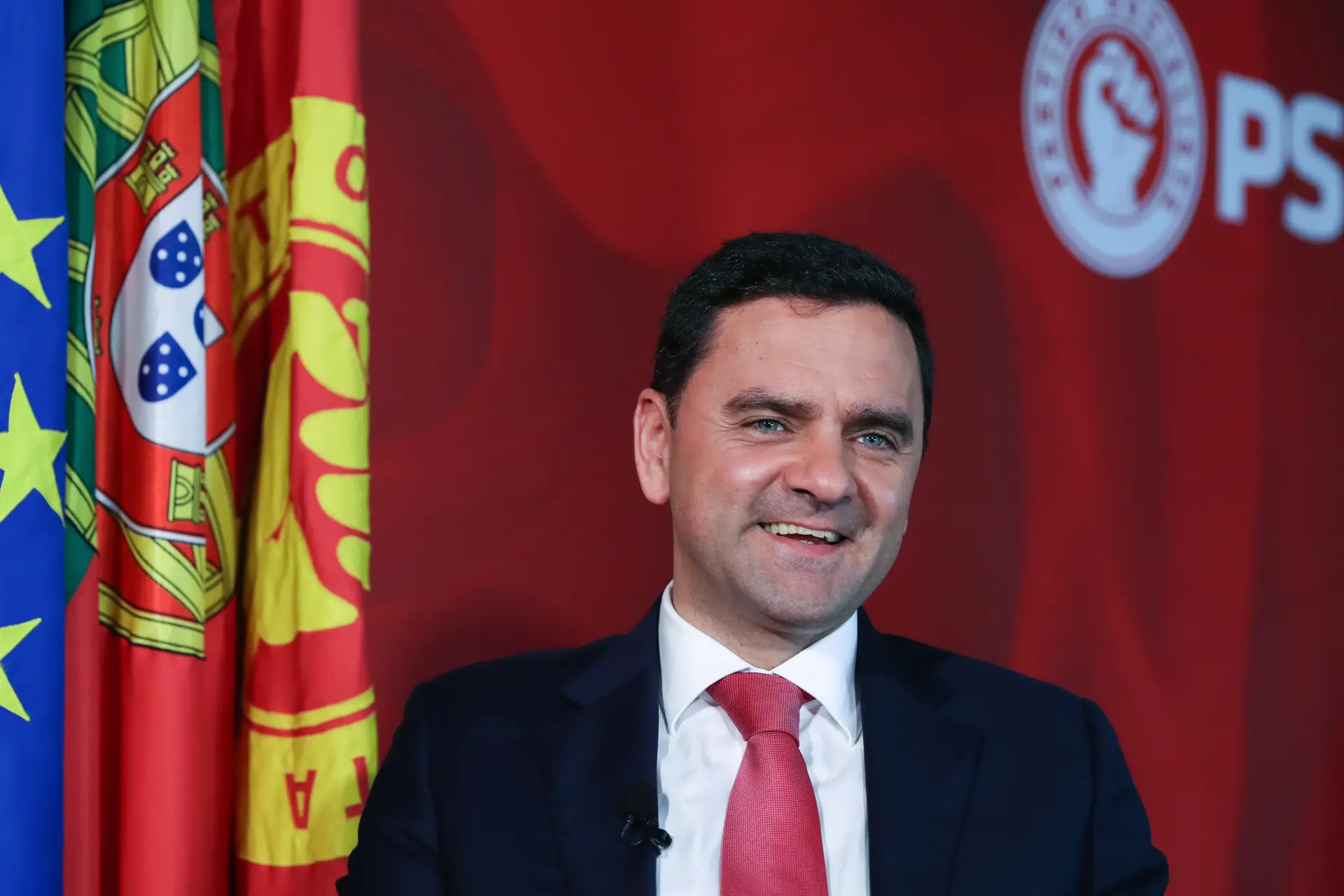 Eleições europeias: sondagem dá PSD e PS empatados nas intenções de voto, ambos elegem oito eurodeputados