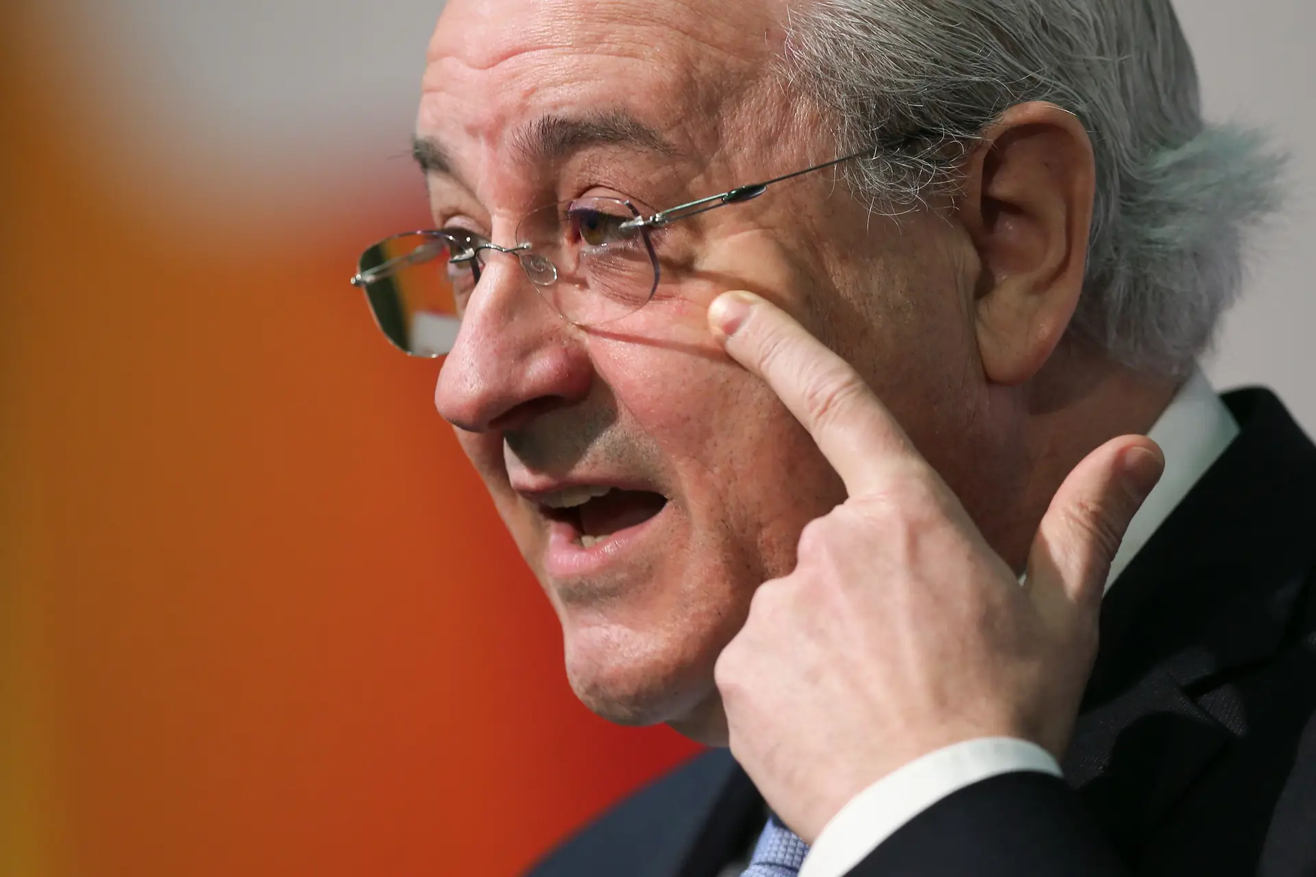 Rio afasta Mota Amaral da lista das europeias