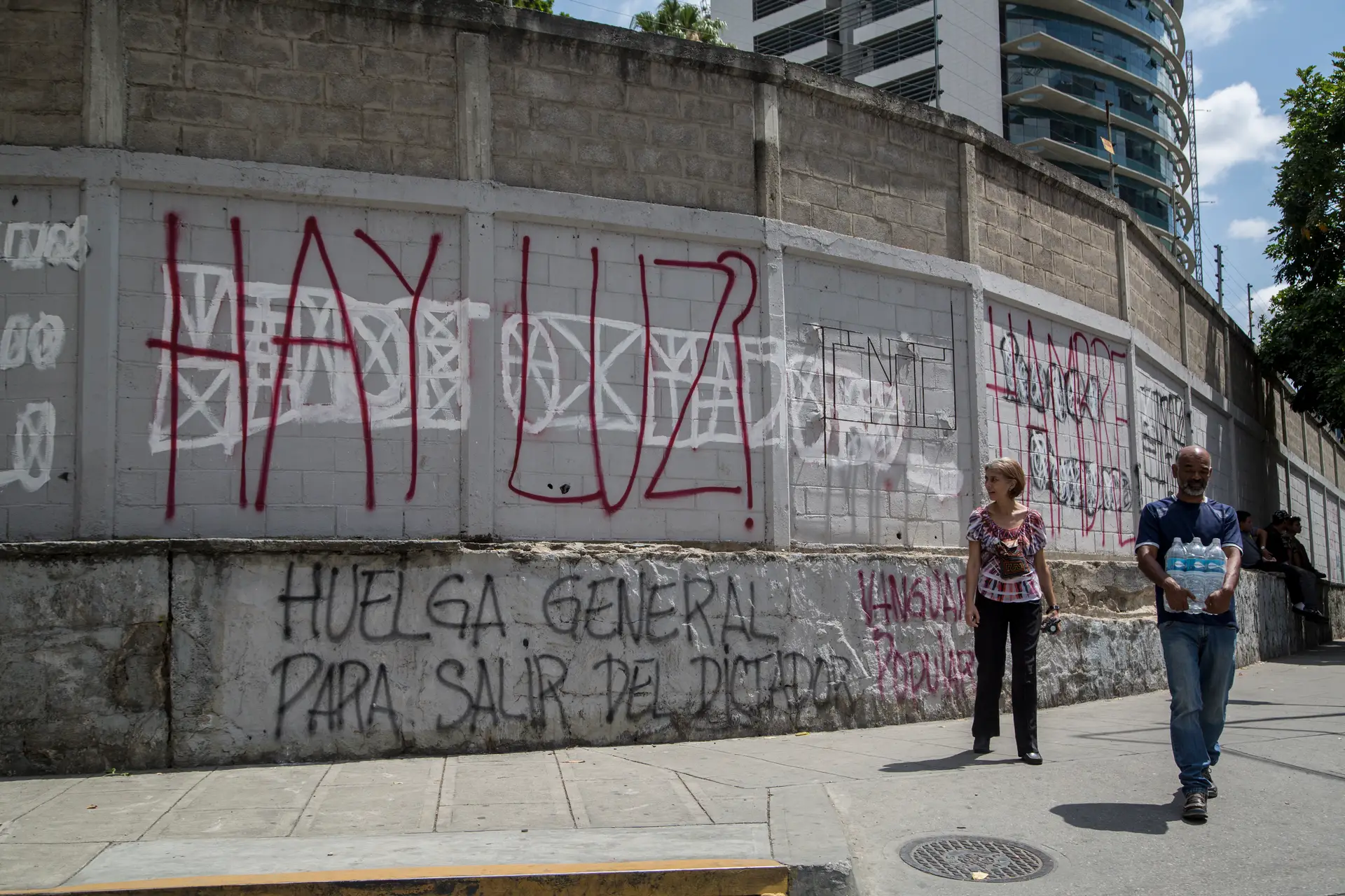 Pelo menos metade da Venezuela está novamente às escuras