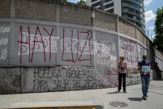 Pelo menos metade da Venezuela está novamente às escuras
