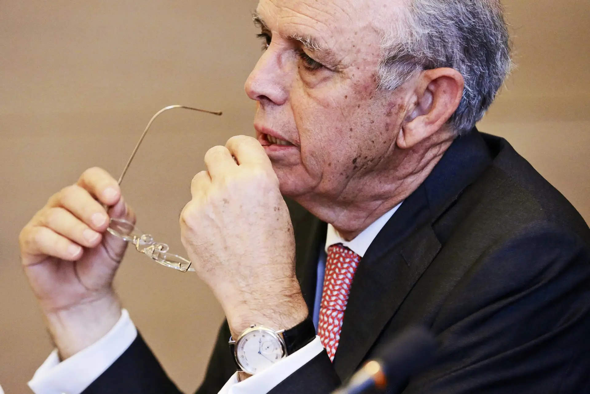 Tomás Correia sai, mas pode dar luta