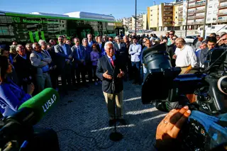Passes mais baratos. A bomba eleitoral já está em campanha