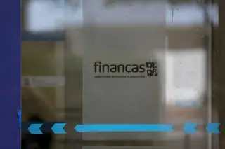 Entrega da declaração de IRS volta a ficar marcada pelo bloqueio do sistema das Finanças <span class="creditofoto">Foto José Caria</span>