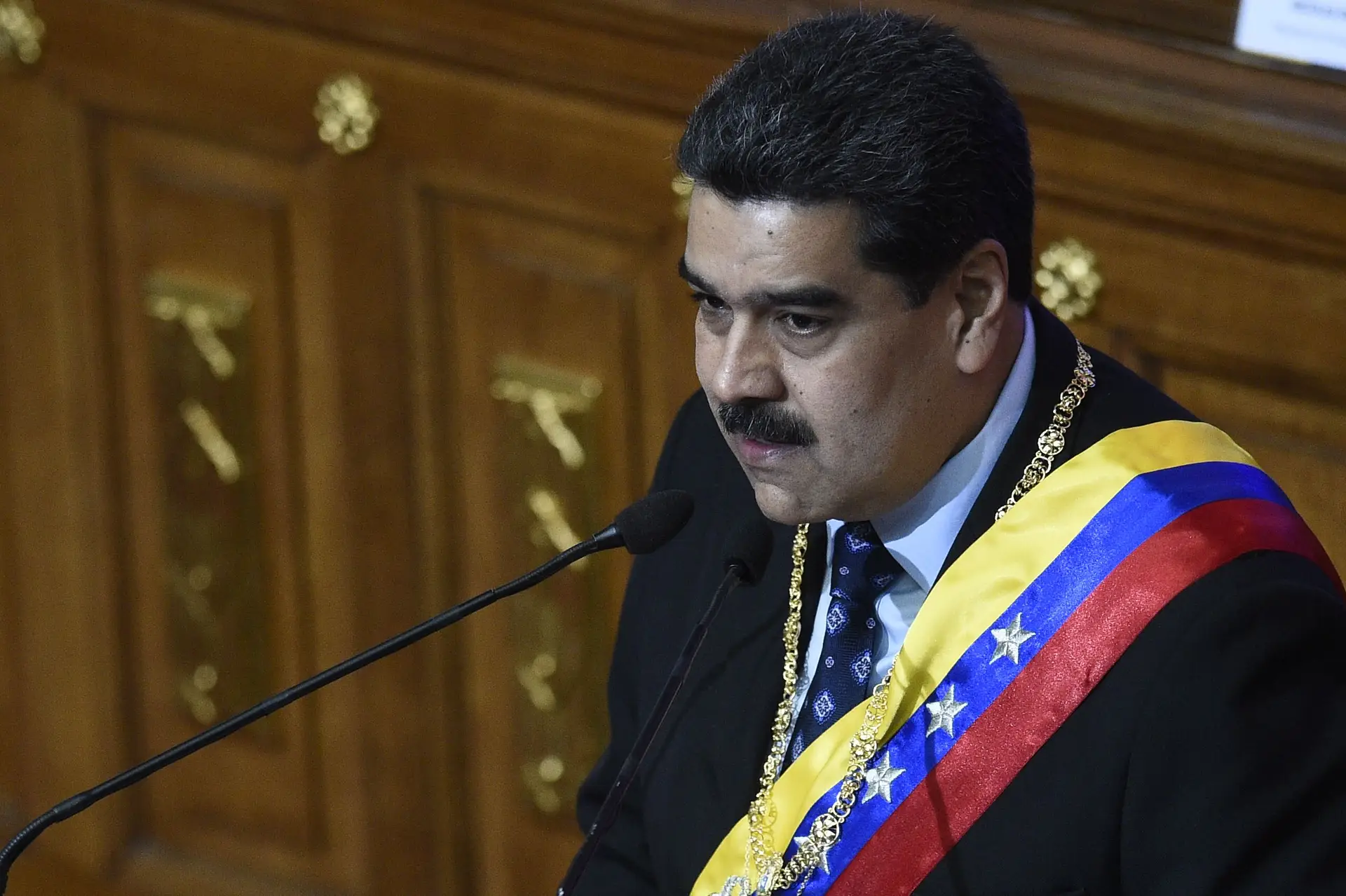 Nicolás Maduro reclama 1,54 mil milhões de euros retidos no Novo Banco