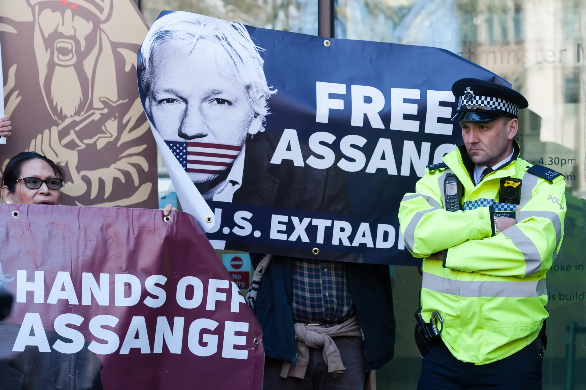 Presidente do Equador acusa Assange de ter usado embaixada como “centro de espionagem”