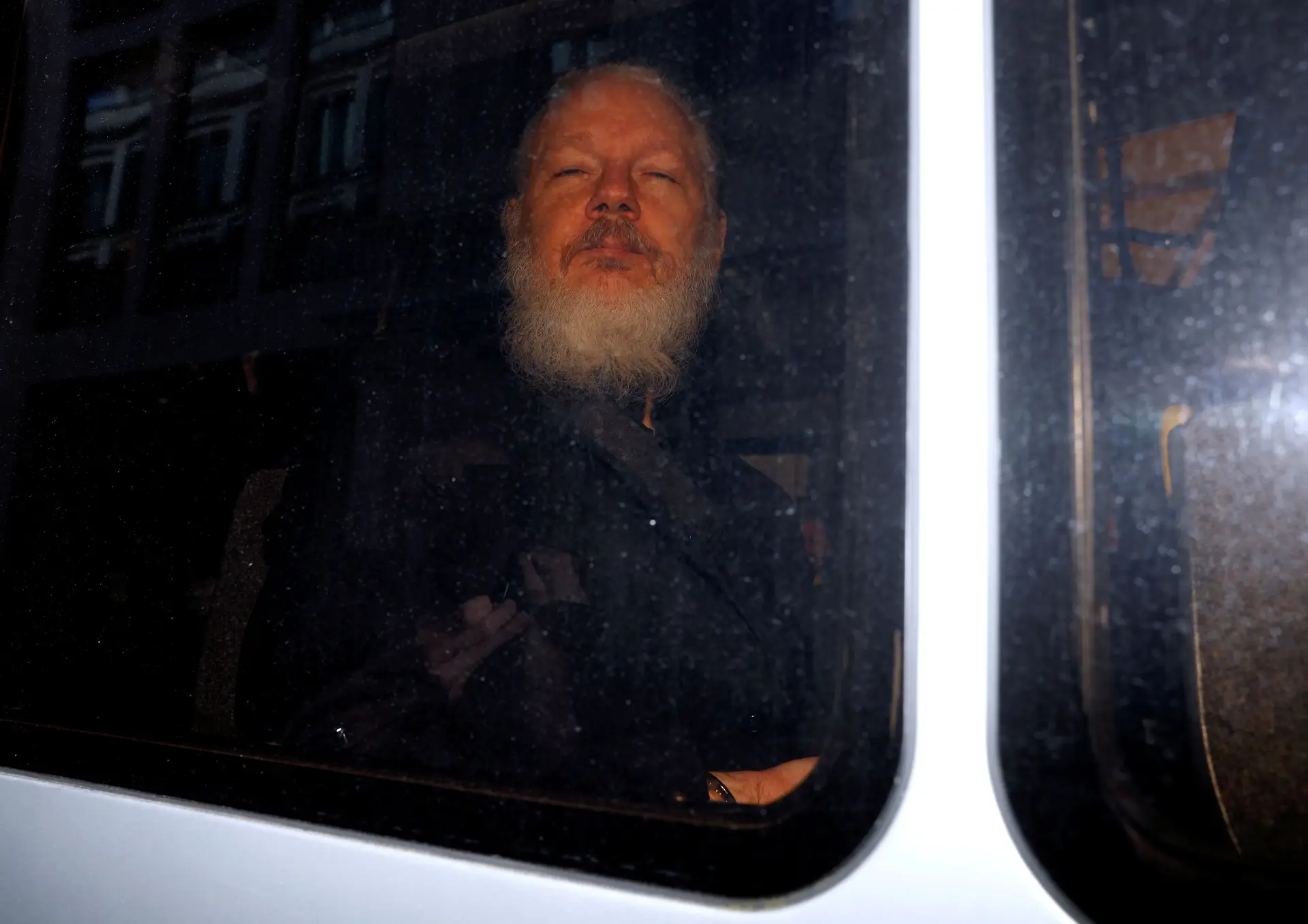 Assange acusado de conspirar com Chelsea Manning arrisca 5 anos de prisão