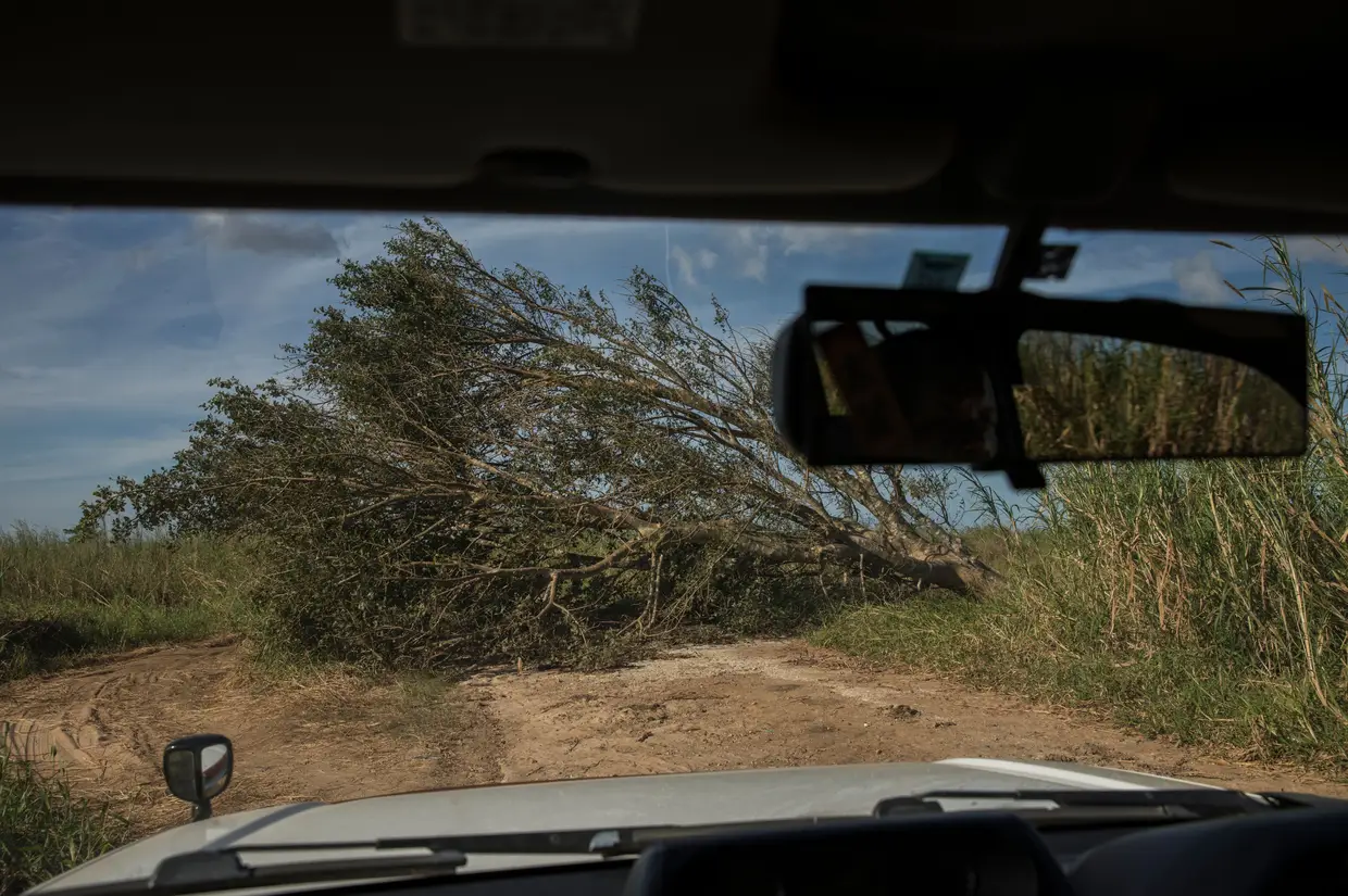A estrada para Búzi foi aberta, mas o caminho ainda é difícil de transpor