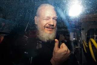 O novo look de Assange, que agora parece uma estrela indie ressurgida <span class="creditofoto">Foto GETTY</span>
