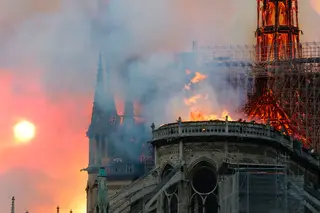 18 imagens que contam uma tragédia histórica: o fogo feriu Notre-Dame