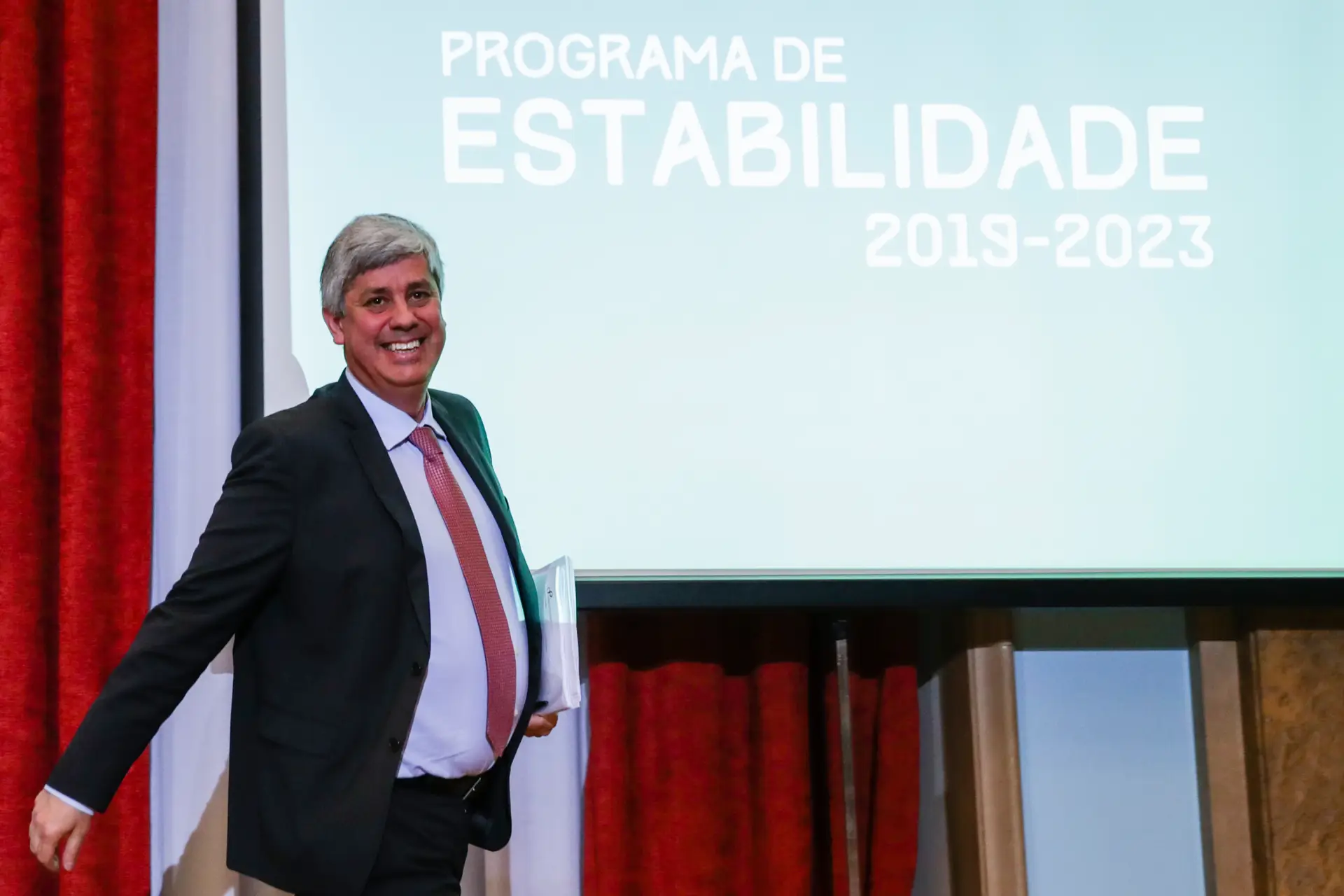 Centeno cobrou 400 milhões de euros em impostos a mais desde o início do ano