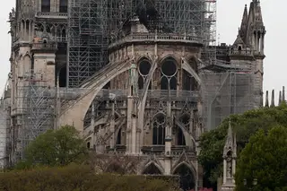 Marcas de luxo anunciam doação de 300 milhões para reconstrução de Notre-Dame