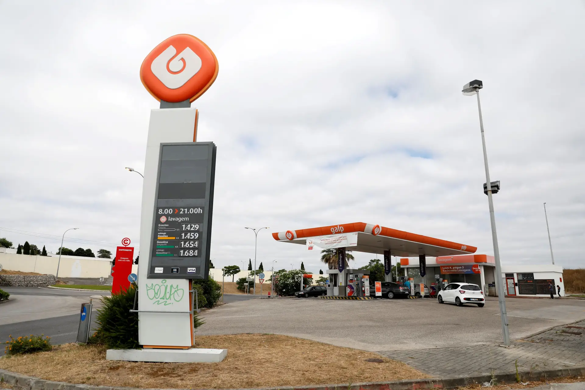 Gasolineiras em Portugal e Espanha perderam um quarto do negócio em 2020