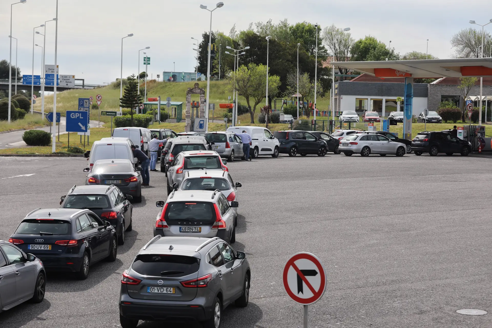 Assegurado 40% do abastecimento de combustíveis aos postos da Grande Lisboa e Porto