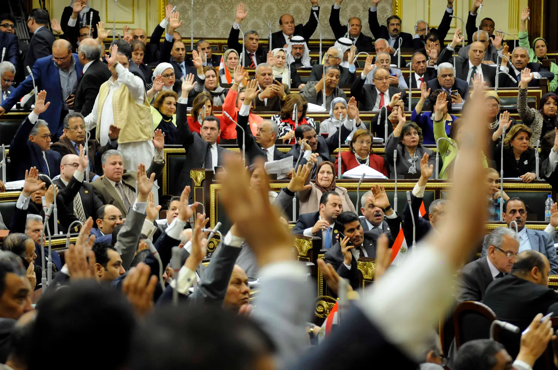 Egito. Parlamento aprova emendas à Constituição que poderão manter Sisi no poder até 2030