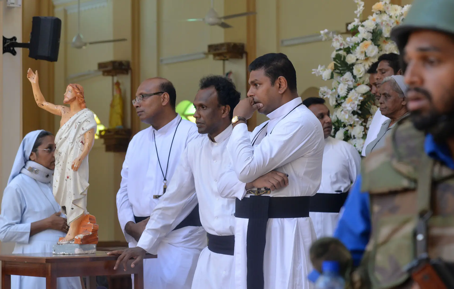 Surpresa perante a destruição da igreja de Negombo