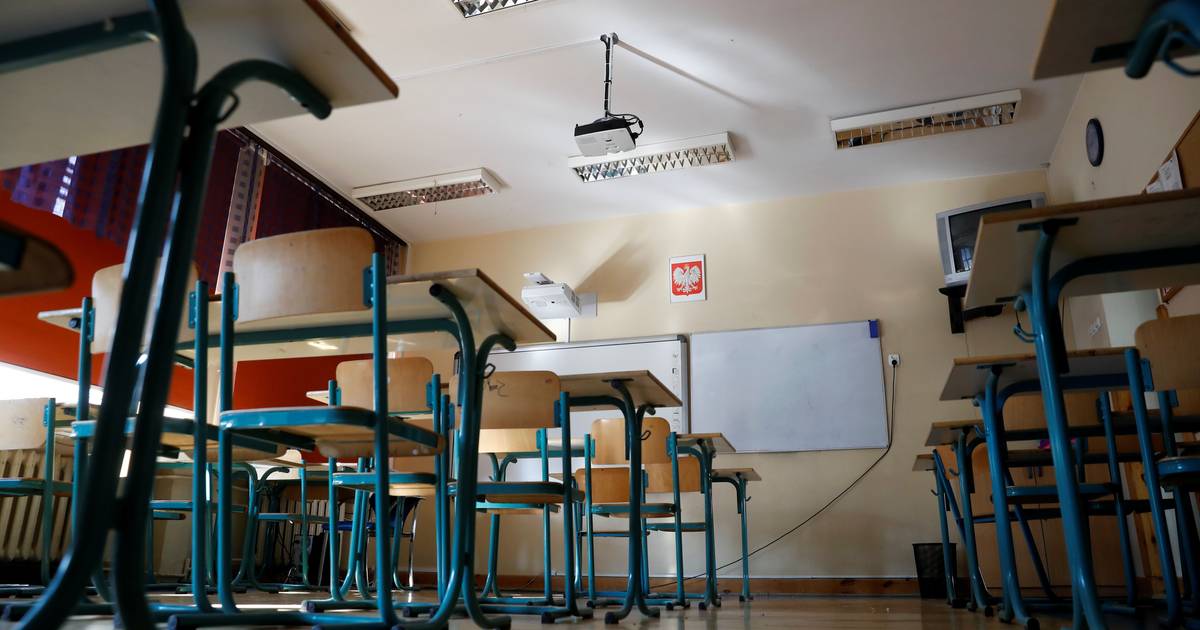 Il Ministero dell'Istruzione convoca i direttori per una riunione urgente sugli studenti senza posto