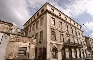 Assim era o edifício onde funcionava a sede PIDE/DGS, na Rua António Maria Cardoso, em Lisboa. A memória não foi preservada e hoje é um condomínio privado <span class="creditofoto">Foto Ana Baião</span>