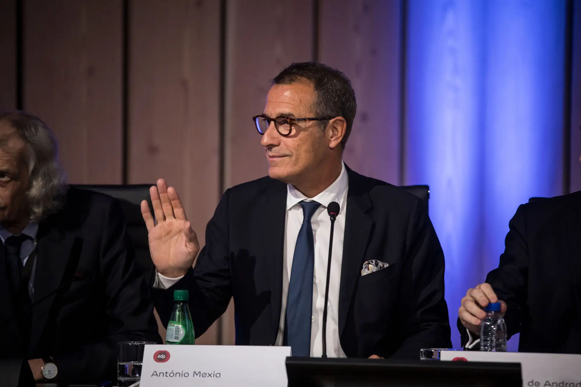 EDP soma €87 milhões em sanções dos reguladores e mil milhões em disputas com o Estado