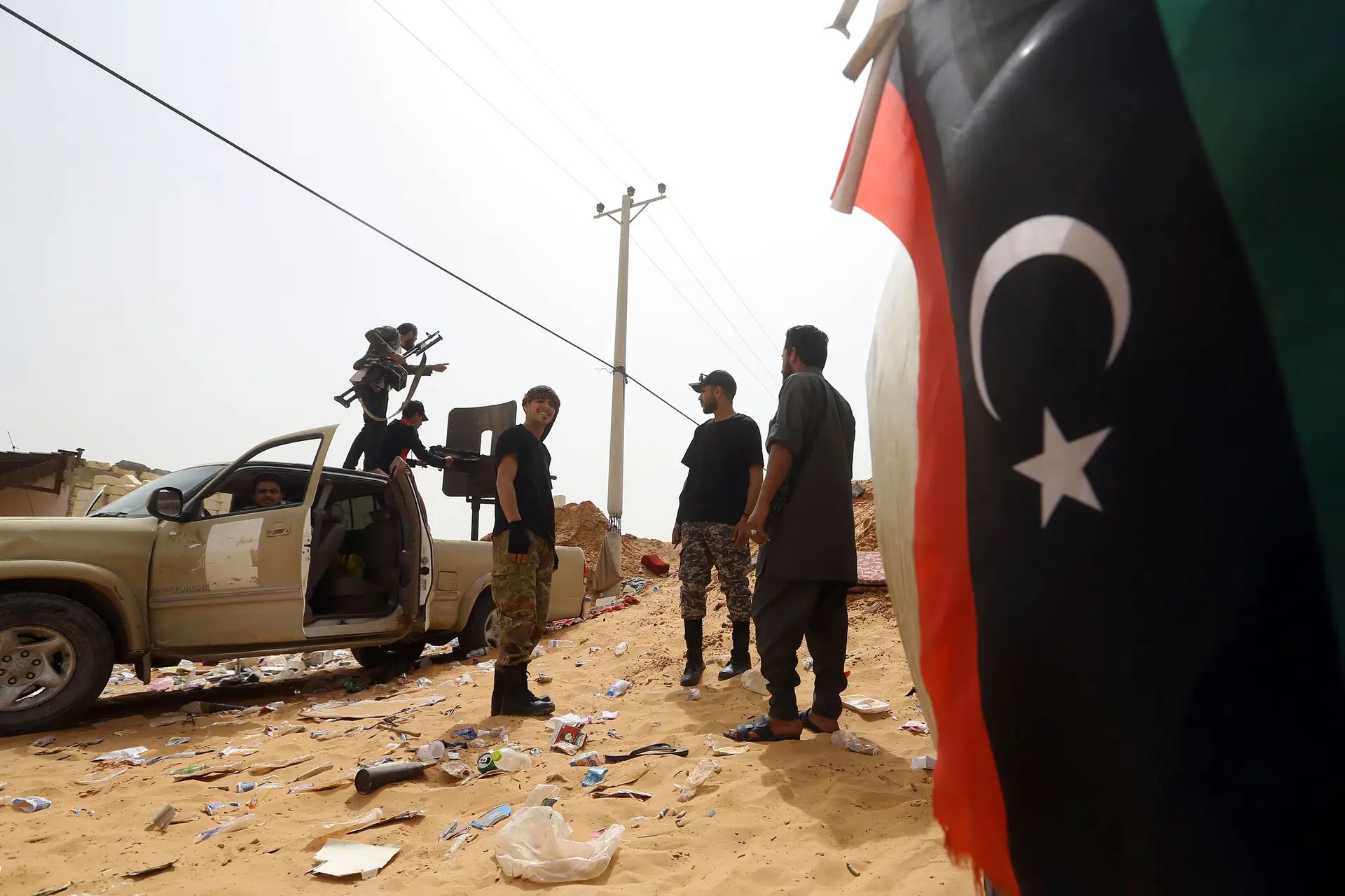 Líbia. “É uma ingenuidade pensar que o Governo francês controla Haftar”
