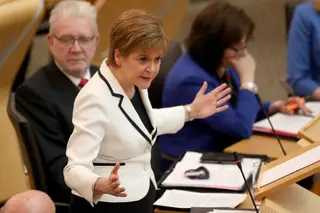 Primeira-ministra da Escócia quer referendo à independência até 2021