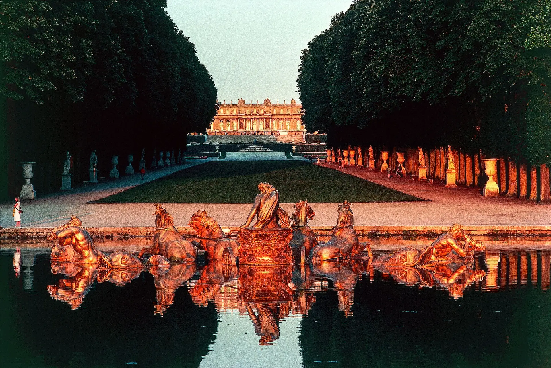 O Palácio de Versalhes, Paris, é um dos locais mais visitados da Europa