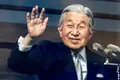 Akihito, o imperador que sempre se ajoelhou, cede agora o trono