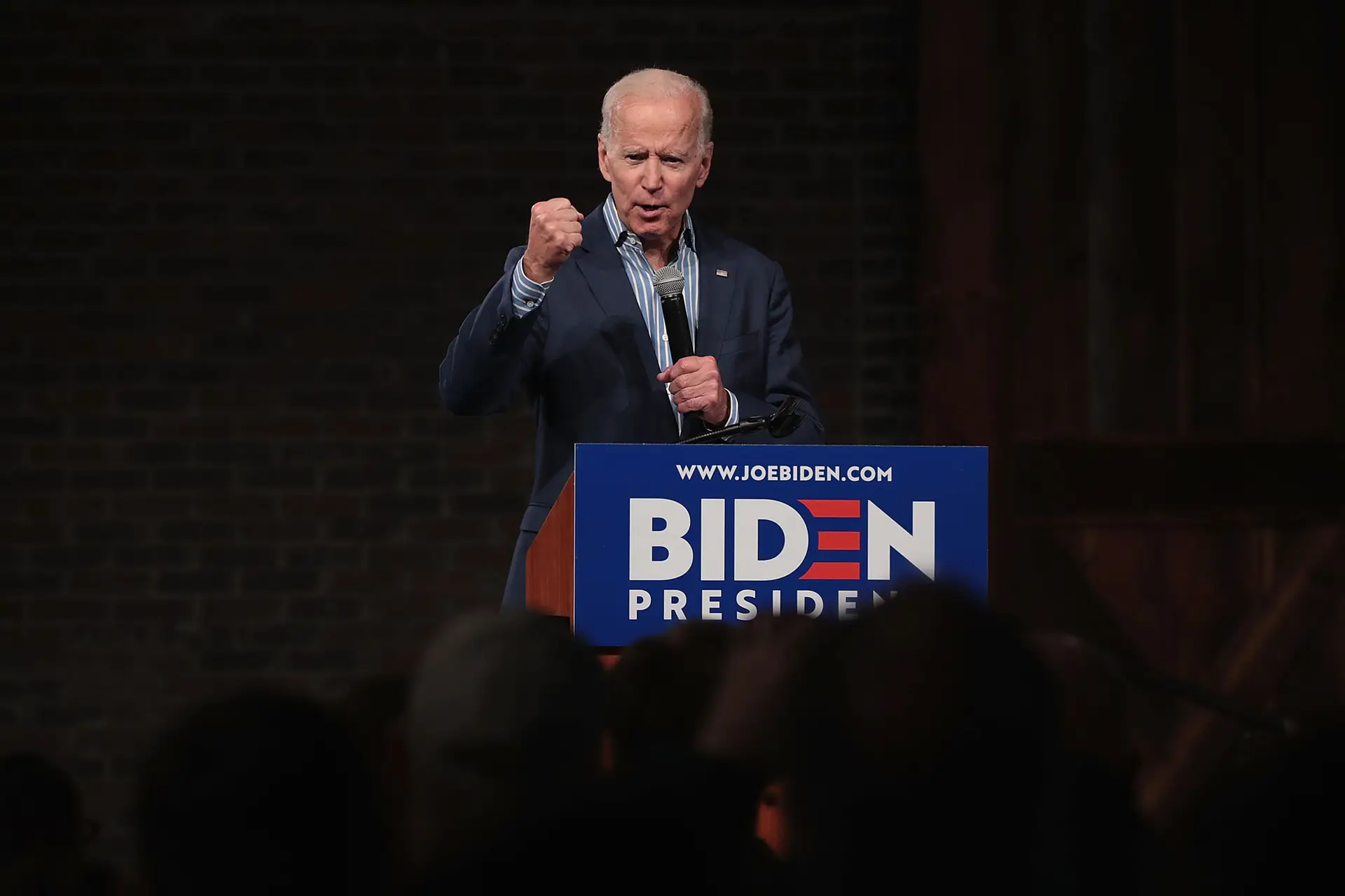 Joe Biden, 76 anos, democrata, vice-presidente dos EUA nos dois mandatos de Barack Obama (2009-2017). Foi senador pelo Delaware durante mais de 30 anos
