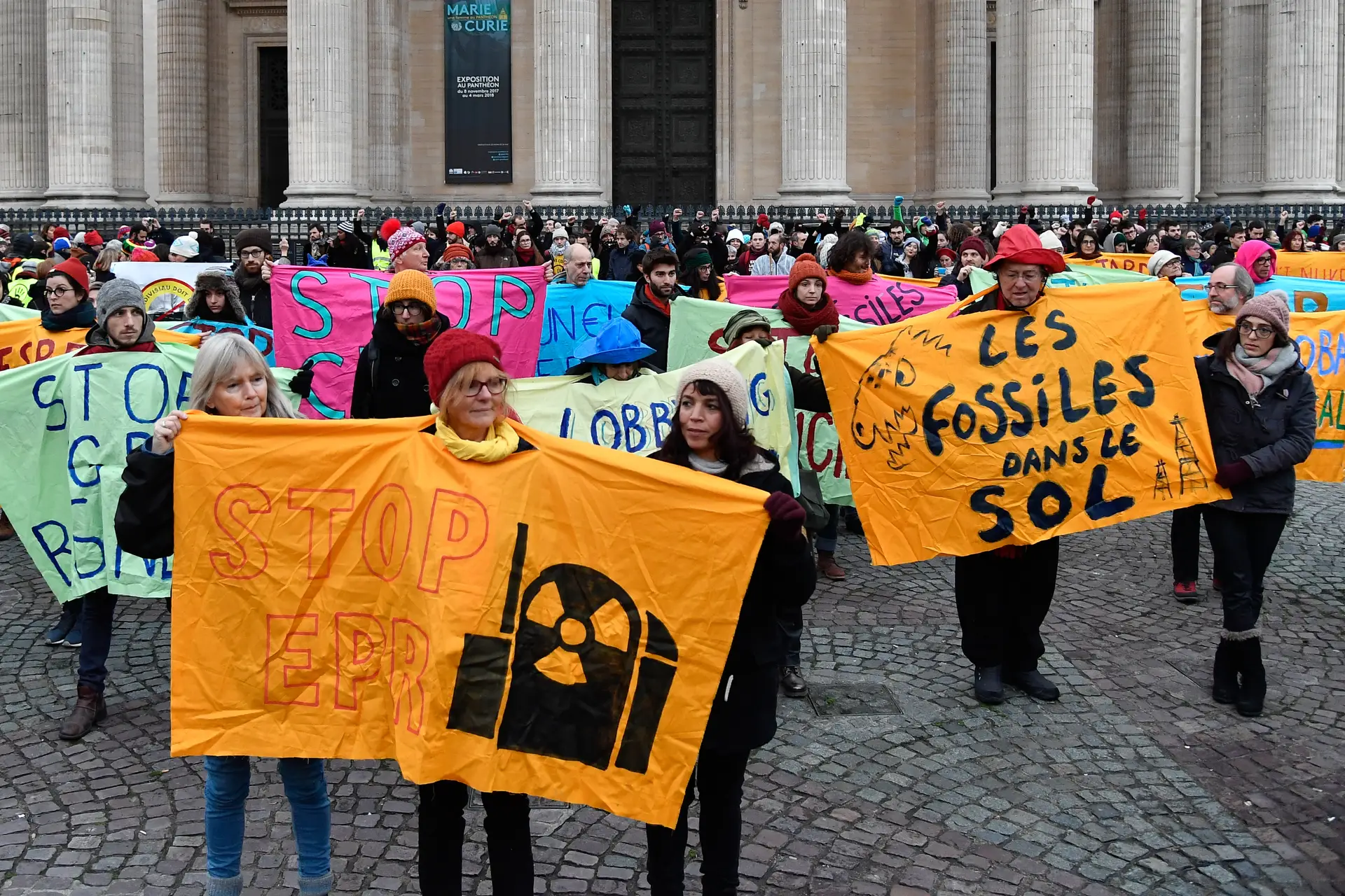 Portuguesa entre mais de 100 ativistas ambientalistas detidos em Londres