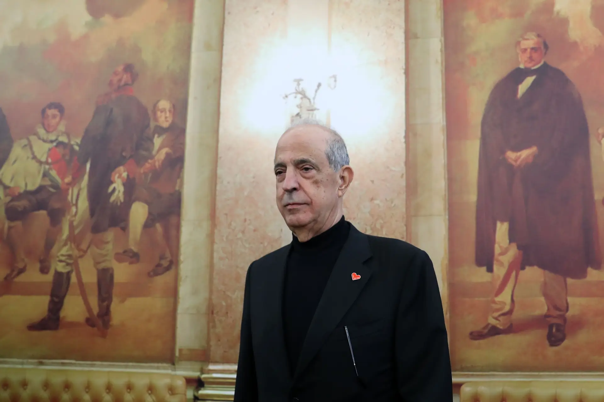 Joe Berardo e o seu advogado detidos. Suspeitas de administração danosa, burla qualificada, fraude fiscal qualificada e branqueamento