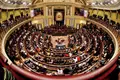 Congresso e Senado de Espanha arrancam divididos, Governo logo se vê