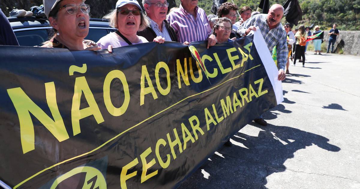 Central nuclear de Almaraz a operar até 2030 pode travar renováveis e entupir a rede elétrica, alertam especialistas