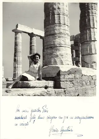 NA PRIMEIRA VIAGEM À GRÉCIA, NO TEMPLO DE NEPTUNO, EM 1963