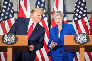 Quanto ao Brexit, Trump disse que, se fosse ele, teria processado a UE. Mas “talvez ela seja melhor nisto do que eu”, disse de Theresa May. No passado tinha criticado fortemente a posição da primeira-ministra <span class="creditofoto">Foto Stefan Rousseau/ REUTERS</span>