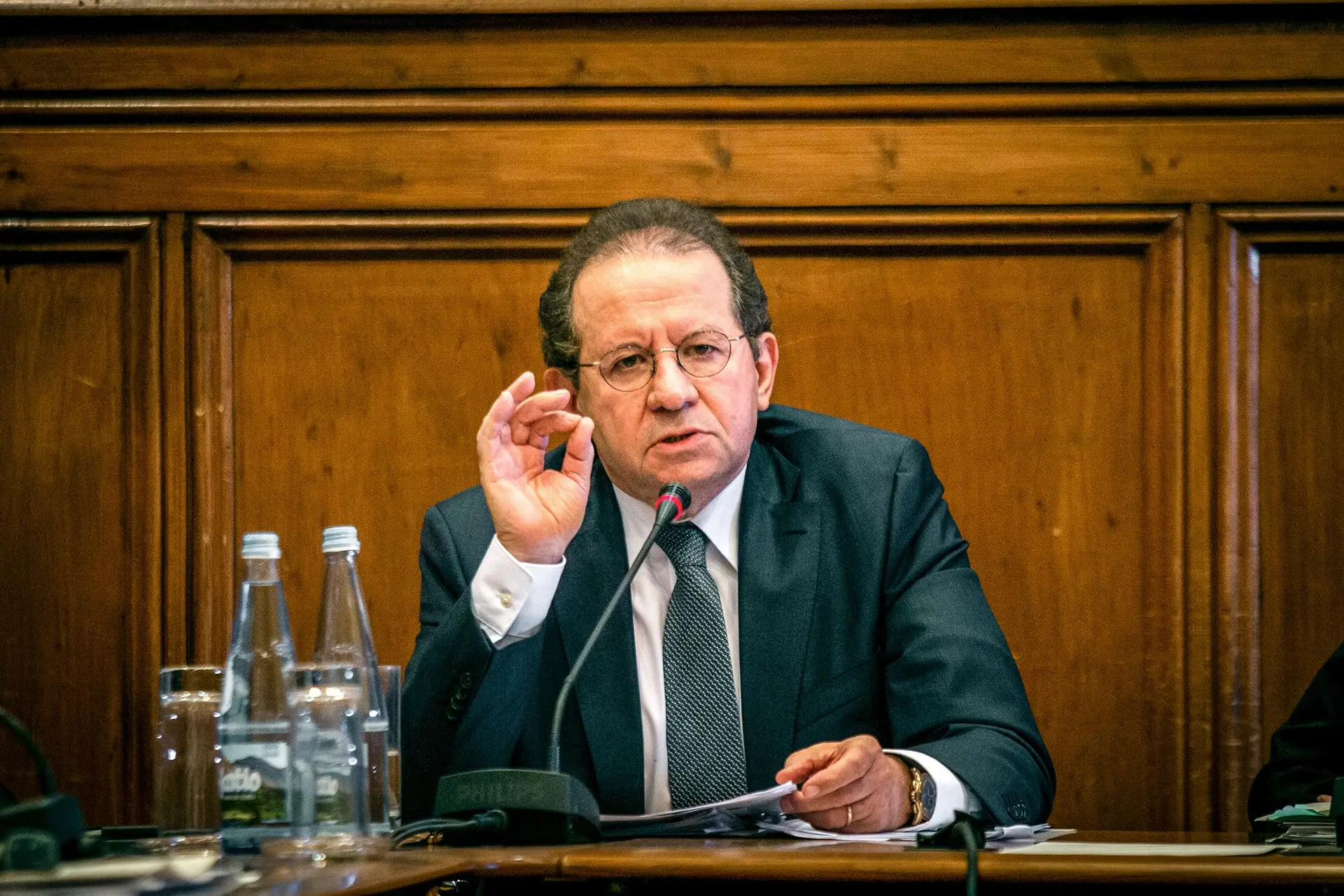 Covid-19: Constâncio defende que devia ser a Comissão Europeia a emitir dívida
