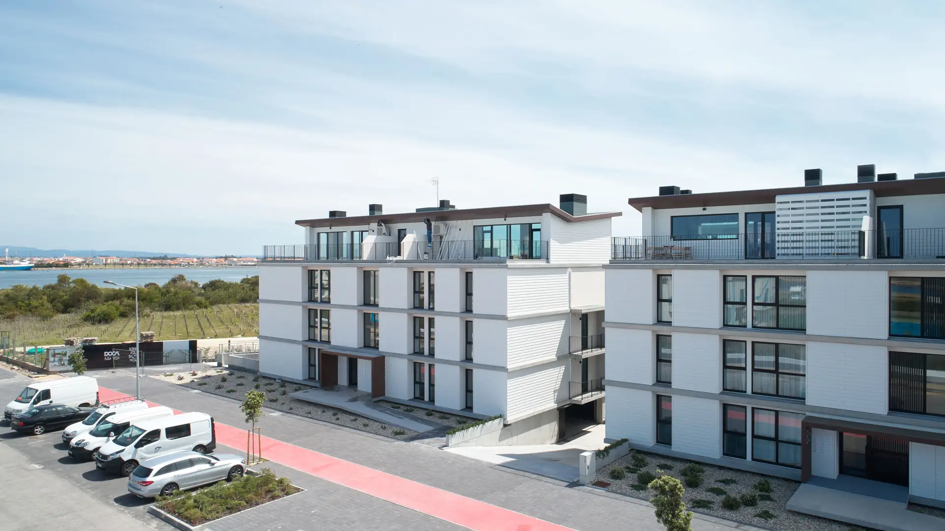 Na área da eficiência energética o prémio foi para o empreendimento Doca 1, em Ílhavo. Tanto a promoção como a arquitetura é da Civilria. Dedicado a habitação, a sua construção apostou numa elevada eficiência energética e de conforto térmico e acústico.