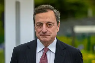 Draghi pede aos líderes europeus que deem sinal claro de que haverá “daqui a uns anos” um orçamento
