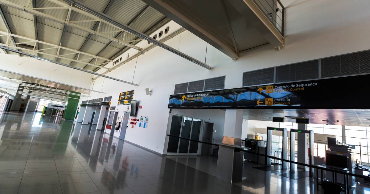 Beja, a porta de entrada de Taylor Swift, é o mais sossegado aeroporto do país: no primeiro trimestre movimentou... 53 passageiros
