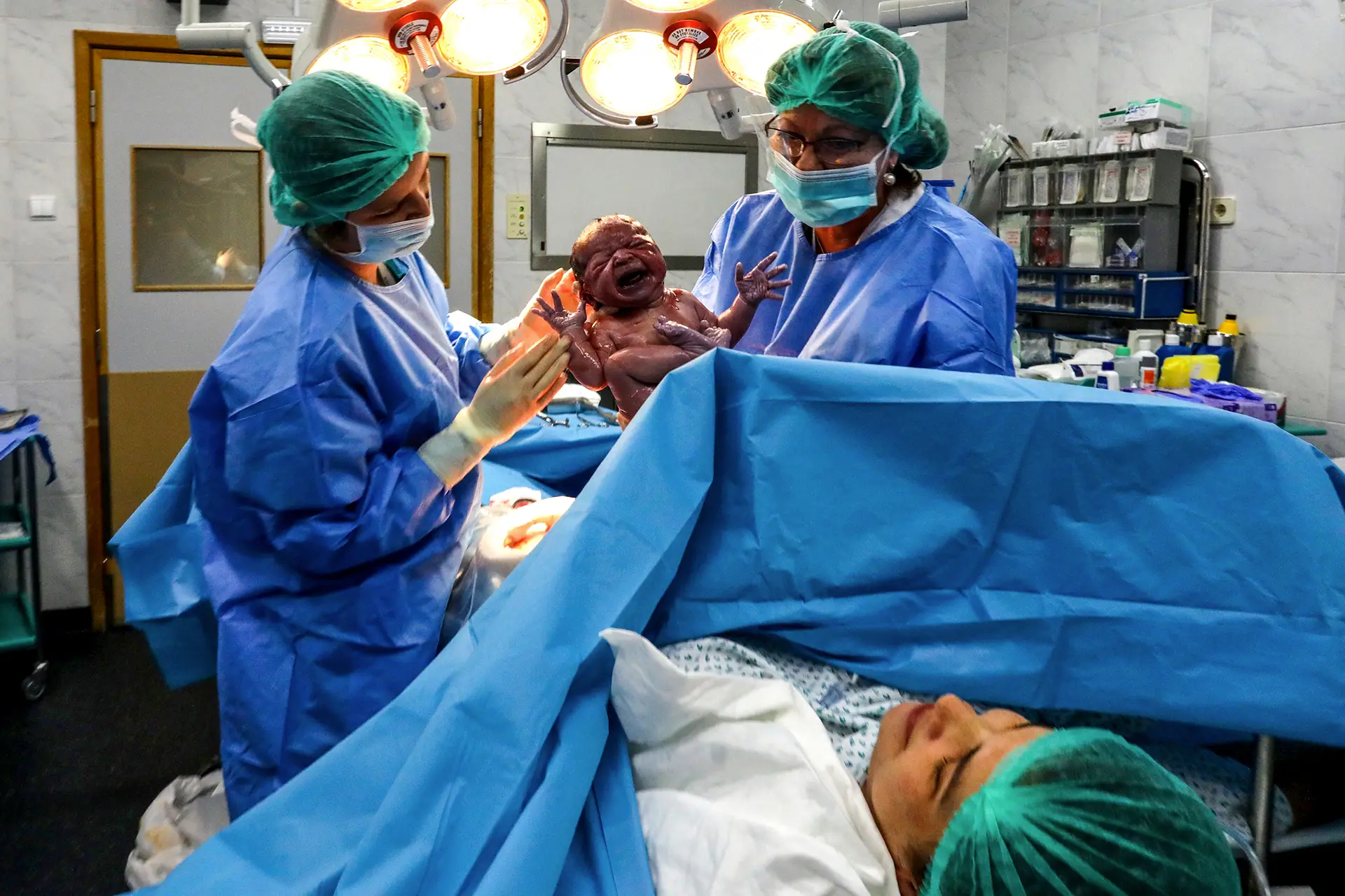 Há 1400 obstetras no ativo, 850 dos quais ao serviço do SNS, mas deveriam ser mil em todo o país
