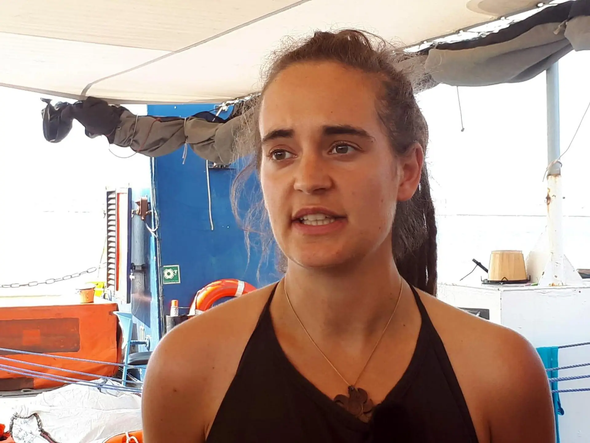 Carola Rackete, a jovem capitã que desafiou Salvini e se transformou numa heroína em Itália