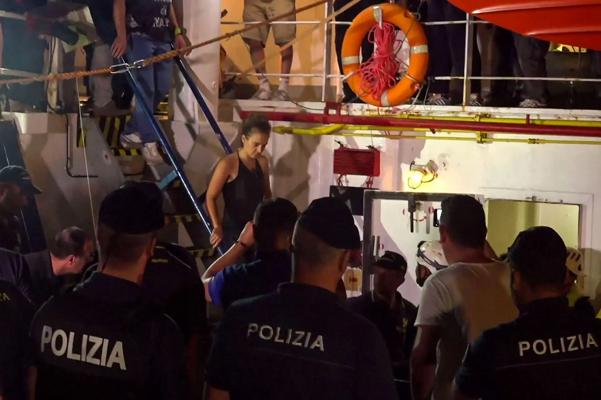 Carola Rackete: como a alemã que salvou 40 migrantes acabou detida (e como Portugal interveio no fim)